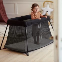 Lit Parapluie Light Noir De BabyBjörn -Magasin De Produits Pour Bébés 01005769 5
