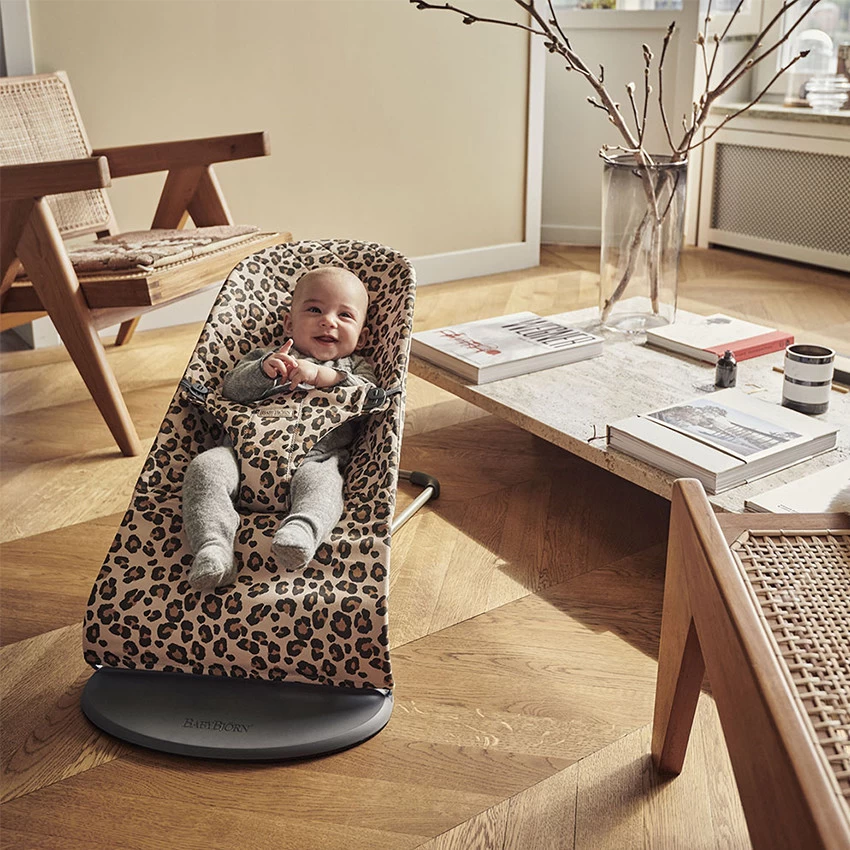 BabyBjörn Transat Bliss En Coton - Beige/Léopard 4 BabyBjörn Transat Bliss En Coton - Beige/Léopard – Image 2